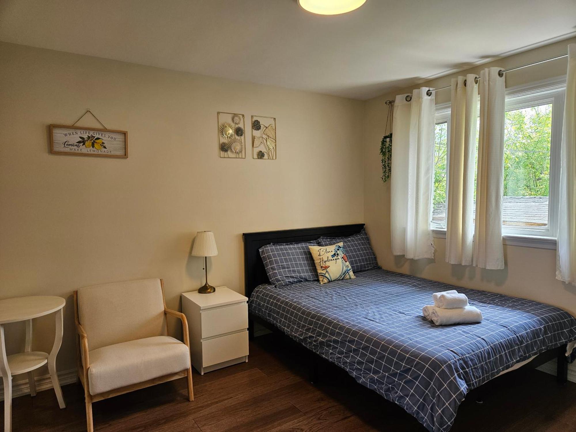 Ferienwohnung Newly-Renovated 3Br House, 12 Minutes To Airport Toronto Exterior foto