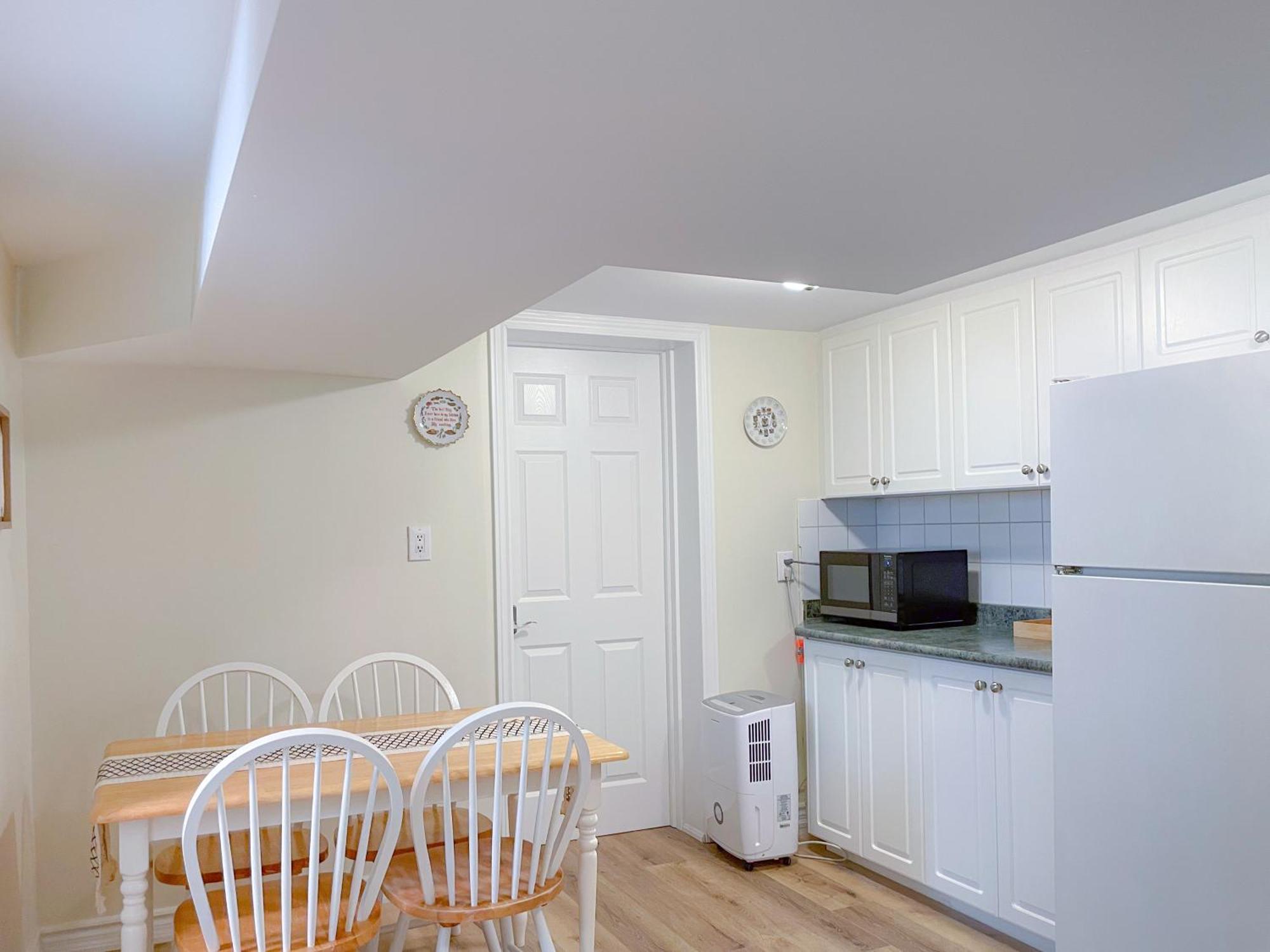 Ferienwohnung Newly-Renovated 3Br House, 12 Minutes To Airport Toronto Exterior foto
